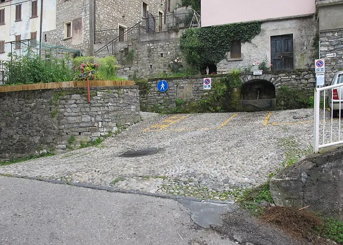 Madonna Dei Ceppi Κατάλυμα σε φάρμα Lezzeno